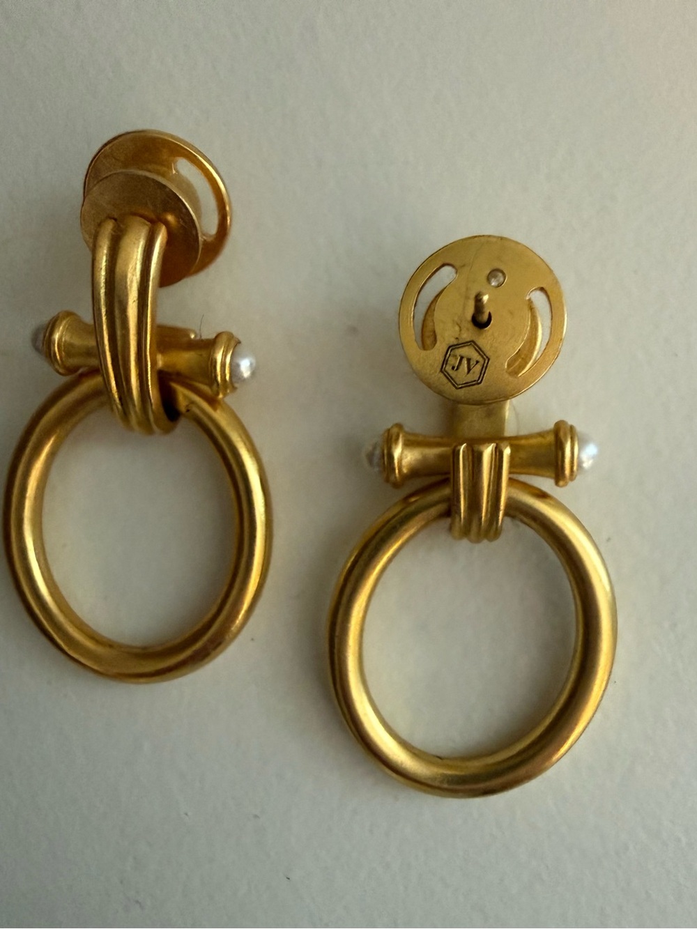 Julie Vos Bamboo Doorknocker earrings in gold - Picture 4 of 4
